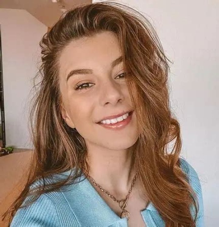 About Us » CelebzBiography