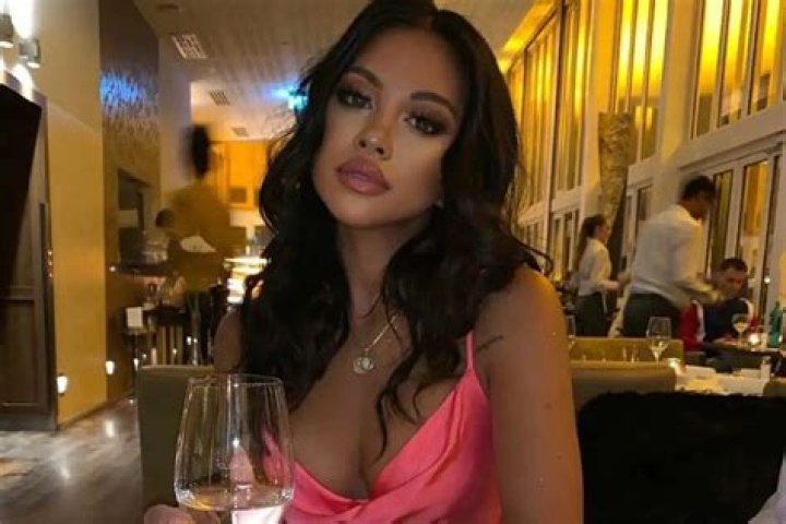Ammika Harris Shares Brand New Jaw-Dropping Photos – See Her Rocking Chris Brown’s Chain In White Lingerie!