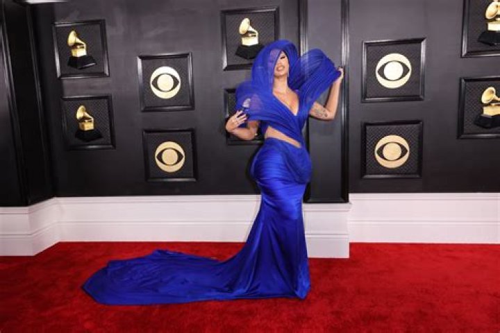 Blake Lively’s very long dress became an even longer dress on the red carpet