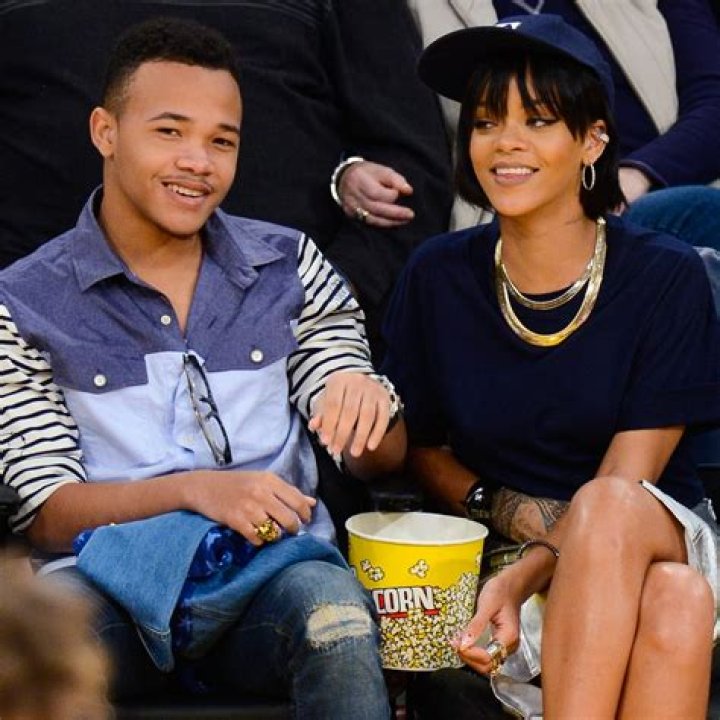 GotDamnZo (Zoie Fenty) - Bio, Facts, Family Life of YouTuber