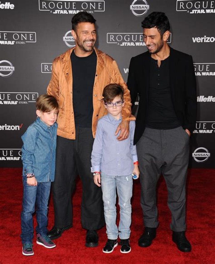 How many biological kids does Ricky Martin have?