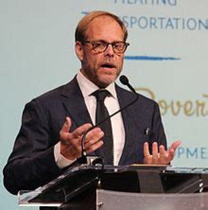 
How Much Money Does Alton Brown Make? Latest Income Salary

