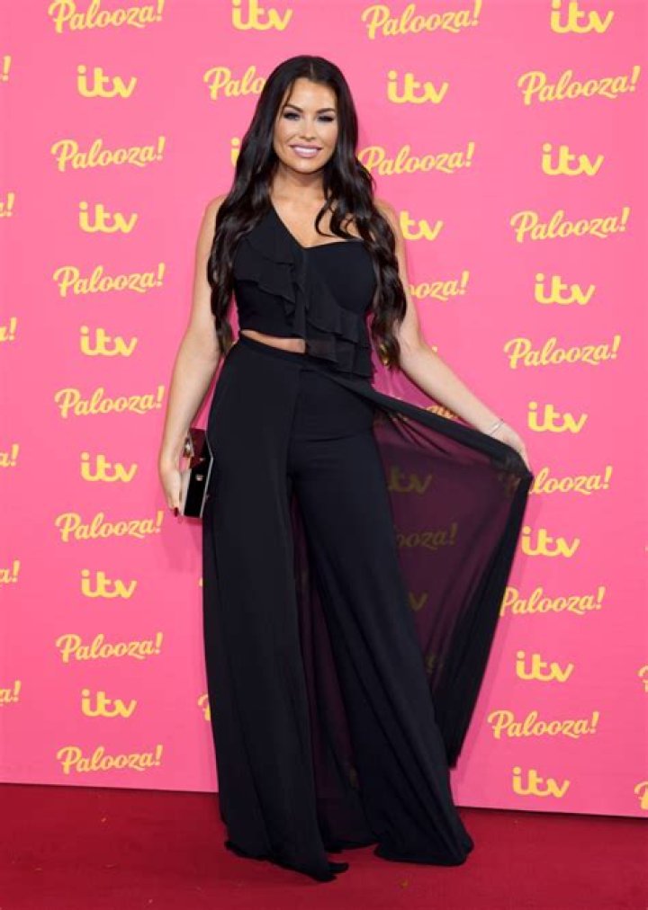 Jess Wright in Bathing Suit is "Golden" in Turks and Caicos — Celebwell