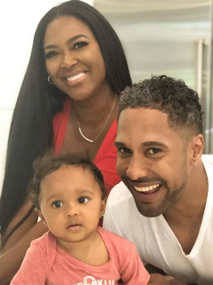 Kenya Moore’s Photo Featuring Marc Daly In Bed Has Fans Really Excited: ‘I Knew You’d Get Back Together!’