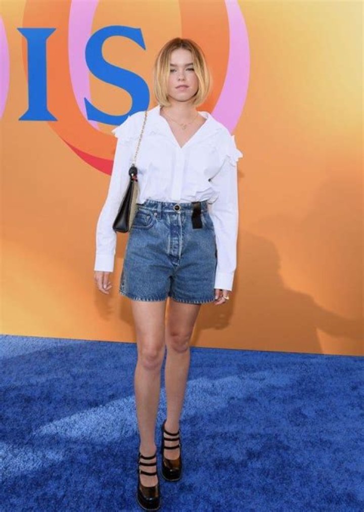 Milly Alcock Height Weight Shoe Size Body Measurements Ethnicity