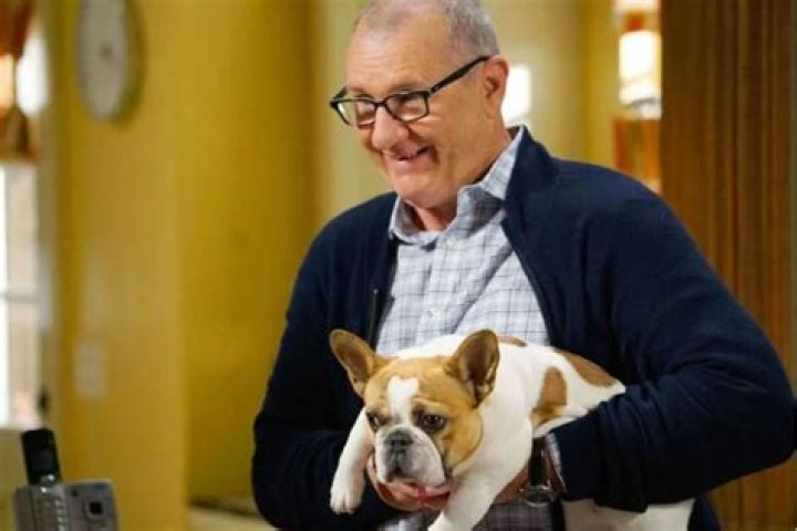 Modern Family Star Jesse Tyler Ferguson Mourns Loss Of This Beloved Cast Member Days After Filming Wrapped On The Series