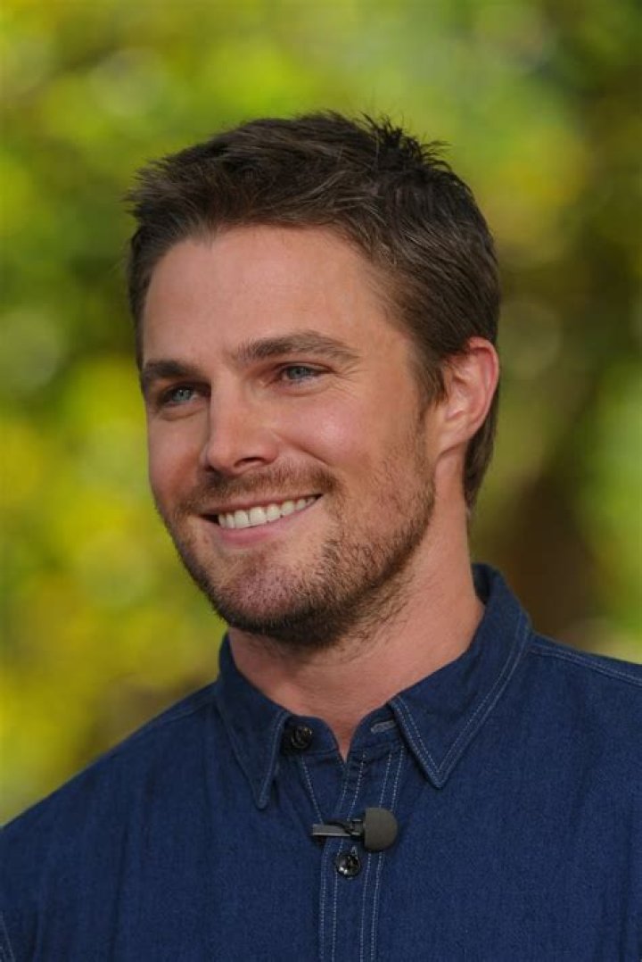 Stephen Amell - Bio, Facts, Family Life of Canadian Actor