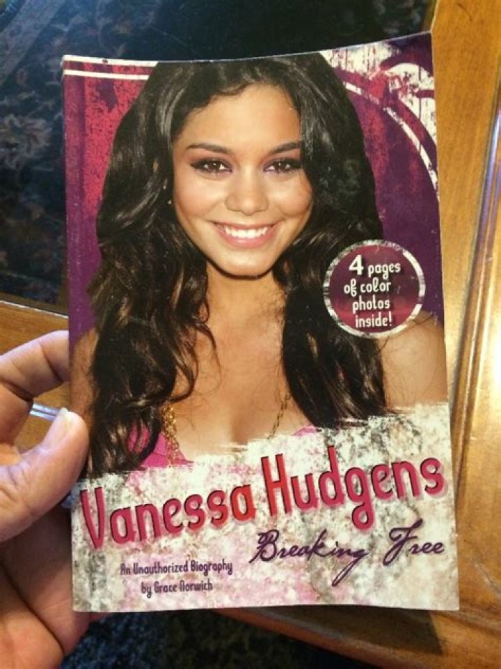 Vanessa Hudgens Biography - Facts, Childhood, Family Life & Achievements