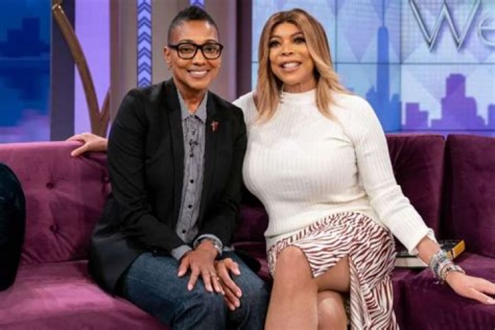 Wendy Williams Addresses Rumors She And ‘Married’ Robyn Crawford Are Romantically Involved – ‘I Like Women For Friendship!’