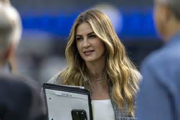 What Is Erin Andrews Annual Salary? – Celebrity
